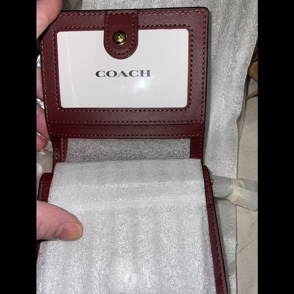 AUTHENTIC COACH NWT Snap Wallet With Heart Floral - Picture 10 of 14